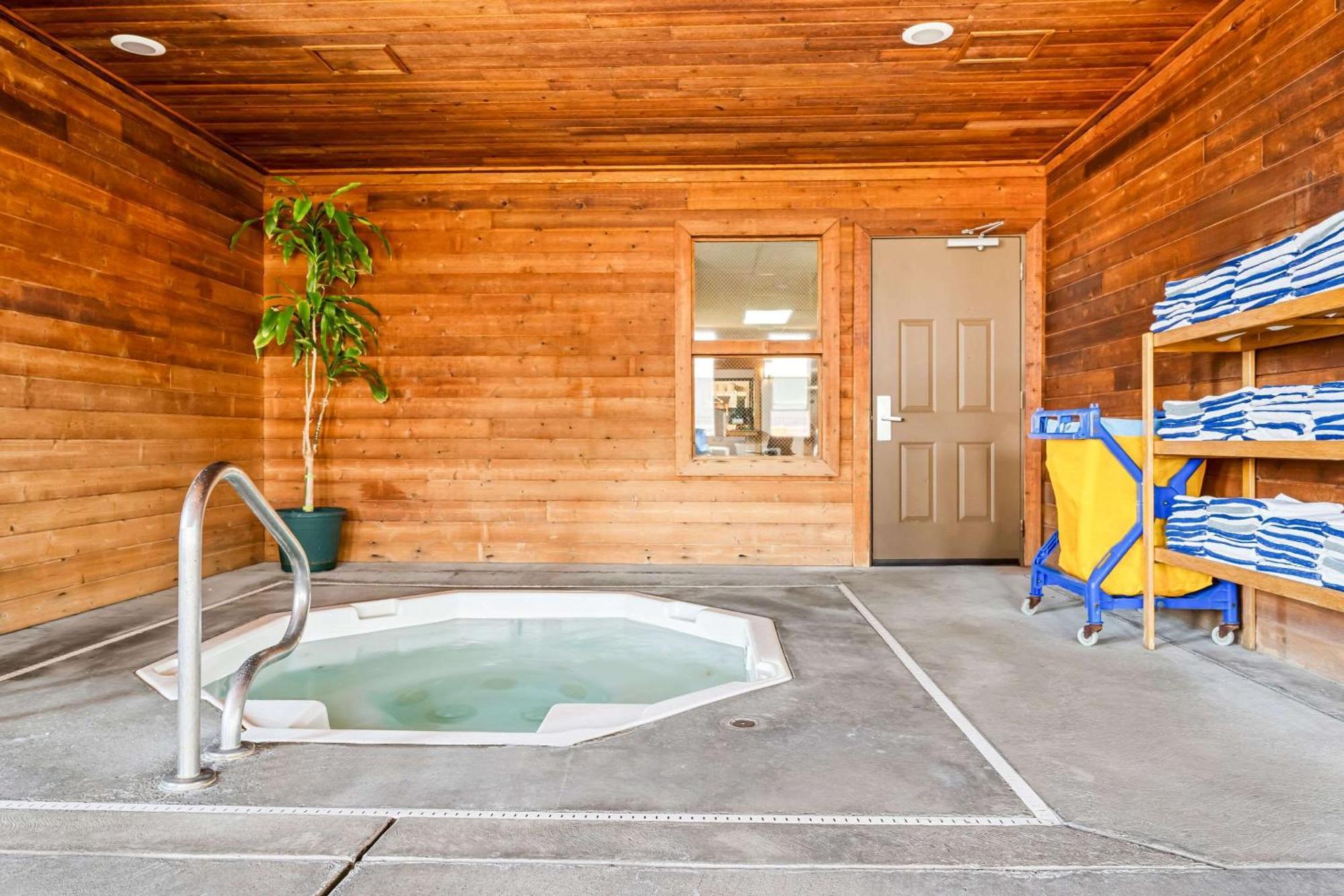 Comfort Inn Worland Hwy 16 To Yellowstone Exterior photo